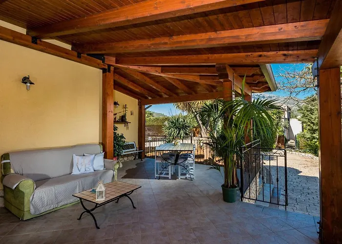 Delux With Private Pool * 卡斯泰拉马莱