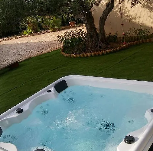 Delux With Private Pool 度假居 *