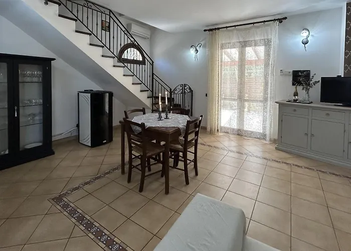 Delux With Private Pool 卡斯泰拉马莱